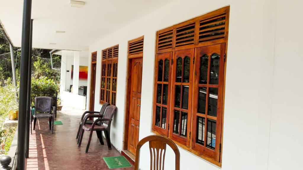 Green View Guest Inn Nallathanniya Exterior photo